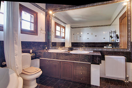 Villa Infinity Master Bathroom